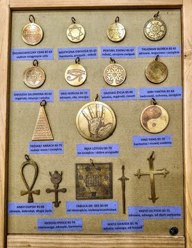 Amulet from the Amulets of the World Series BS 61 - 72