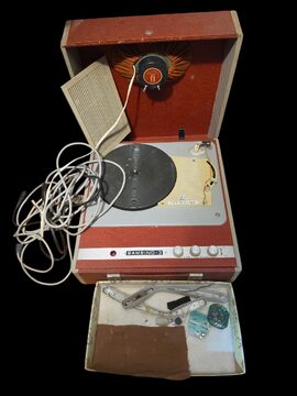 Gramofon do samodzielnego złożenia - niekompletny, projekt DIY dla kolekcjonerów